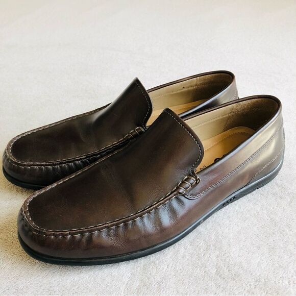 Ecco Men’s Brown Classic Moc 2.0 Loafer - Picture 1 of 16